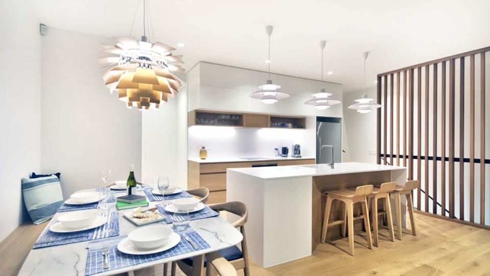 Kitchen dining area