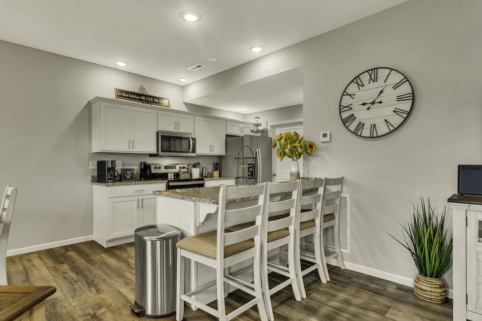 Condo, 3 Bedrooms | Private kitchen | Coffee/tea maker, fridge, oven, toaster