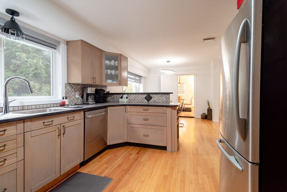 Don’t waste time washing the dishes! Throw them in the dishwasher.