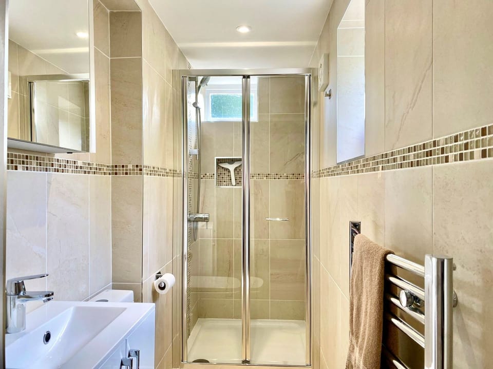Little Halt, Freshwater: The family shower room on the ground floor