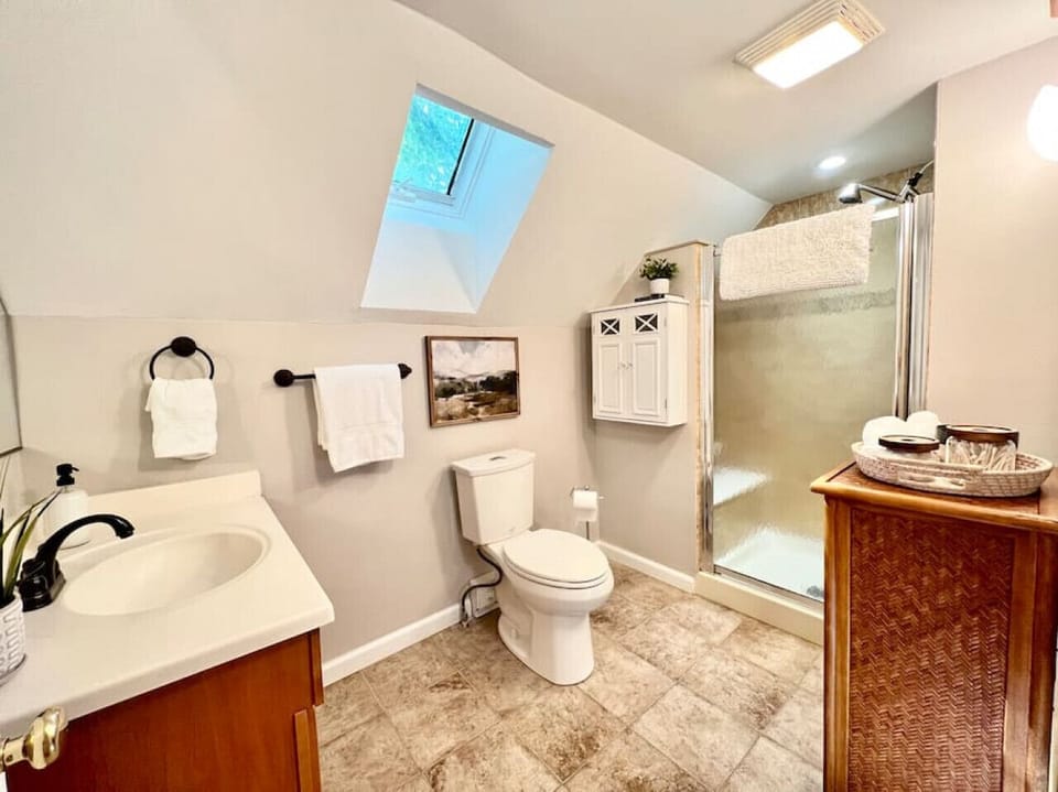 Full Bathroom #2 | 2nd Floor