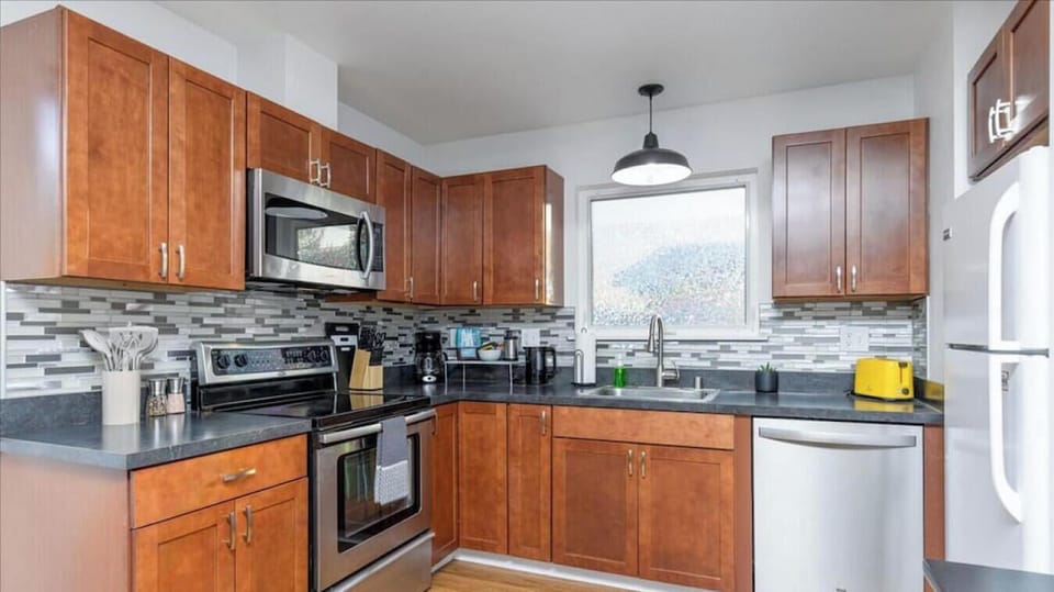 Kitchen stocked with amenities