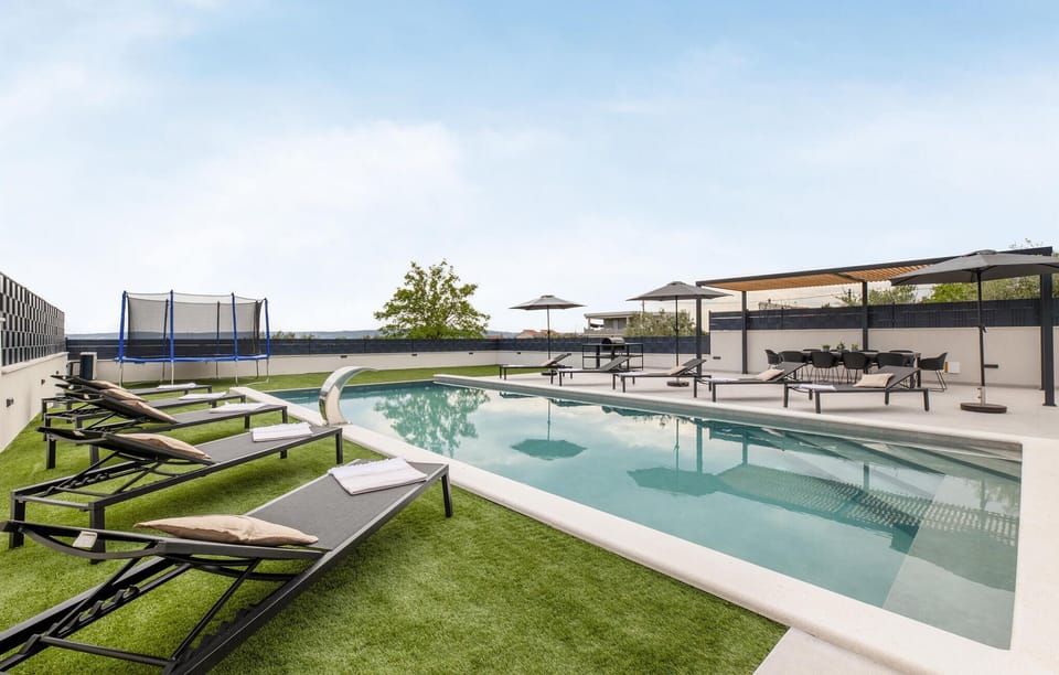pool