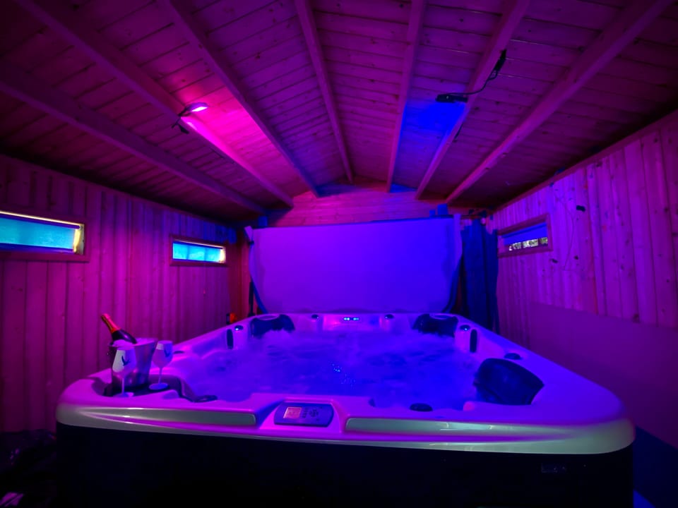Anchor Hot tub Suite in Lytham St Annes Apartment in Lytham St Annes