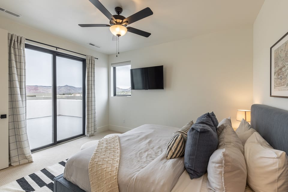 Bedroom 3 - Bedroom 3 includes a King bed with a private bathroom and TV.