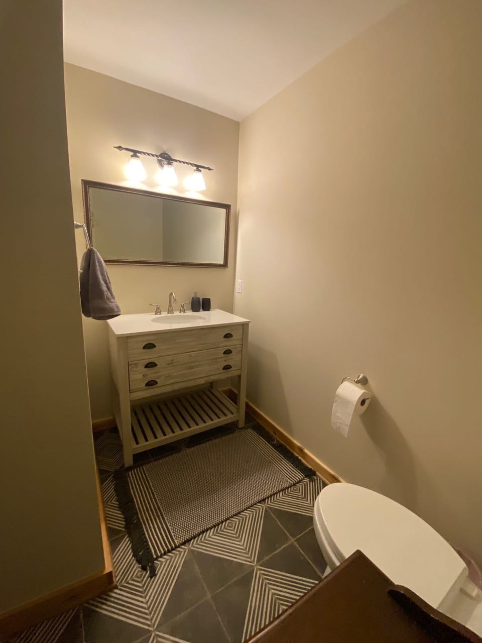Hallway bath makes sharing a home a breeze!