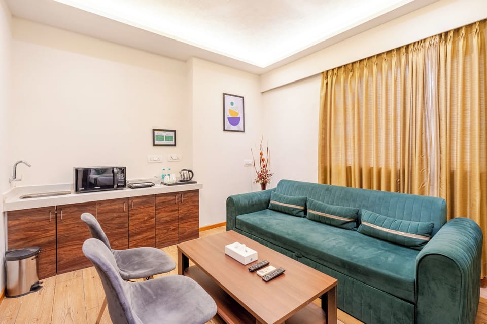Deluxe Double Room | Desk, iron/ironing board