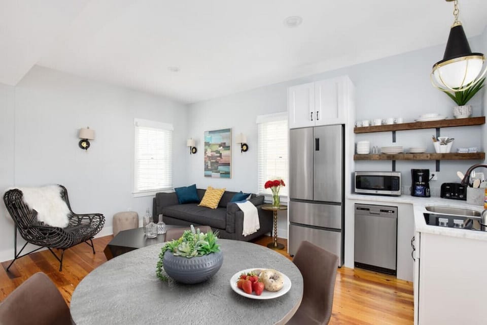 Living room & Kitchen