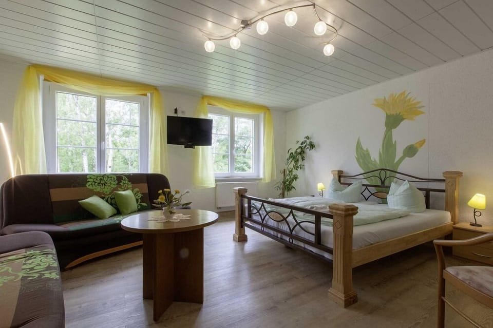 Classic Double Room | Hypo-allergenic bedding, individually decorated, individually furnished