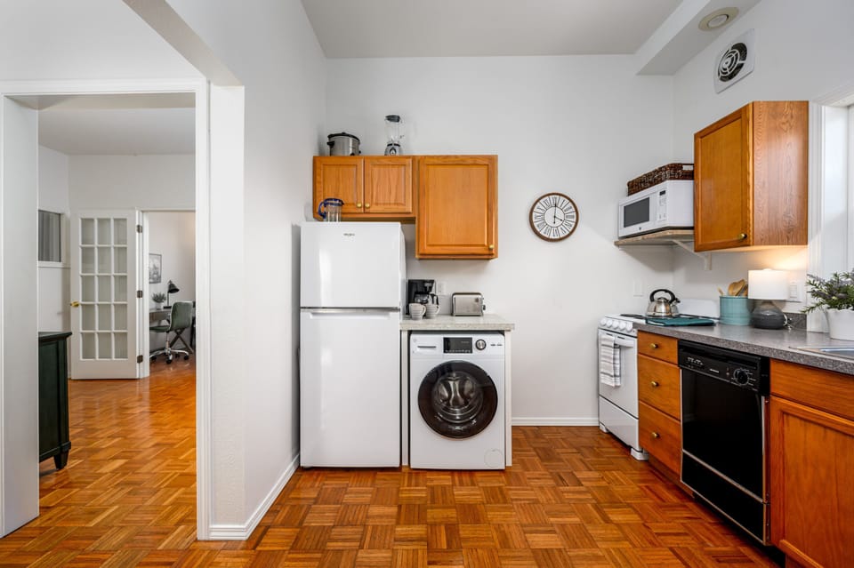 Kitchen with everything you need, including a combo washer/dryer!!