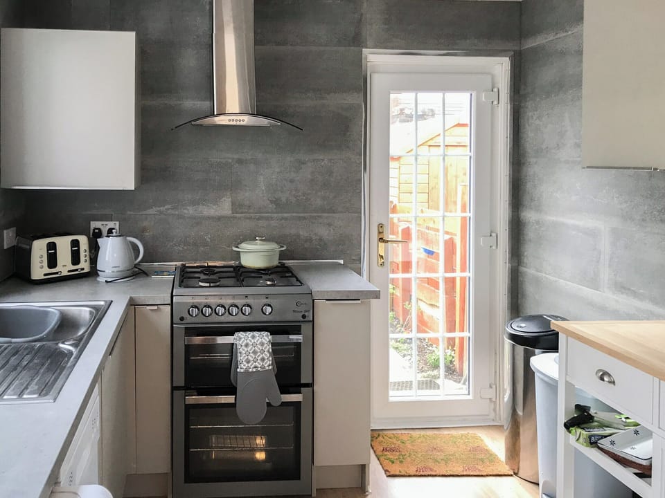 Kitchen | Kitty&rsquo;s Cottage, Girvan