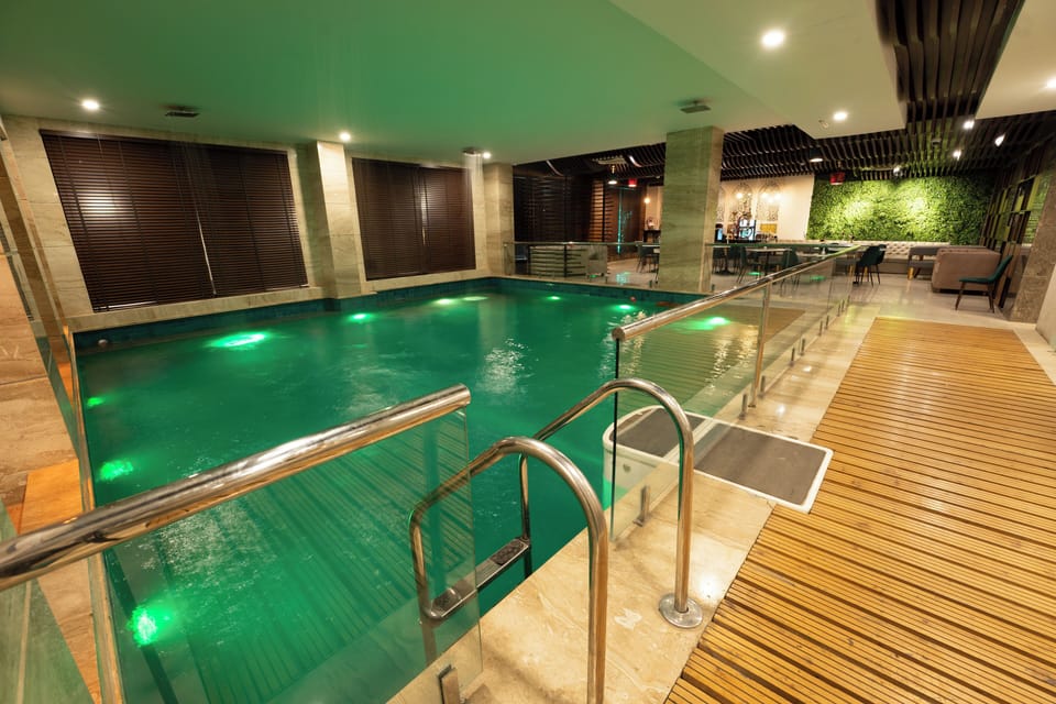 Hotel Snowland Srinagar Hotel in India