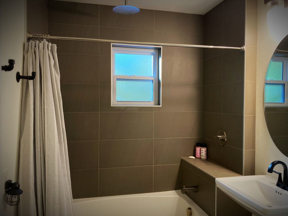 Bathtub/rain-head shower combo