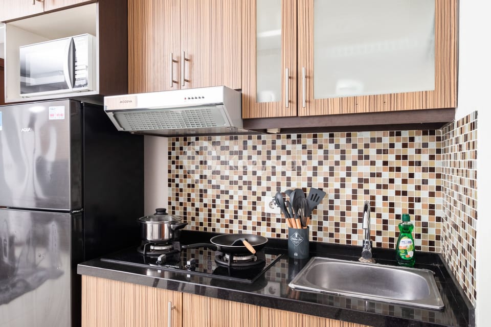 Apartment, 2 Bedrooms | Private kitchen | Fridge, dining tables