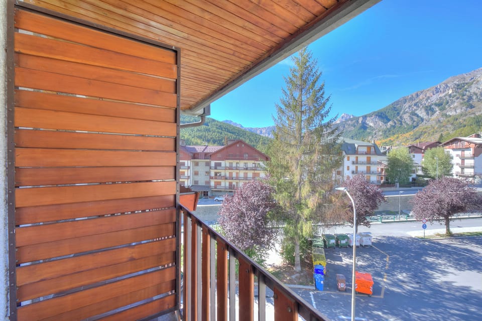 Family Apartment, 2 Bedrooms, Balcony (Il Rododendro in the city center) | Balcony