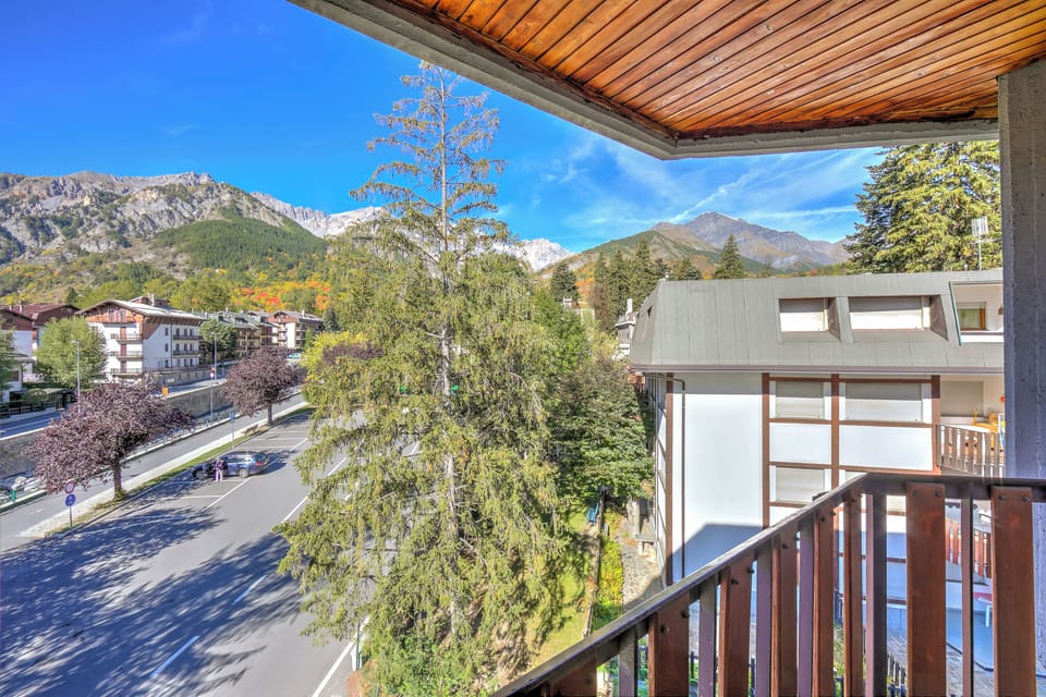 Family Apartment, 2 Bedrooms, Balcony (Il Rododendro in the city center) | Mountain view
