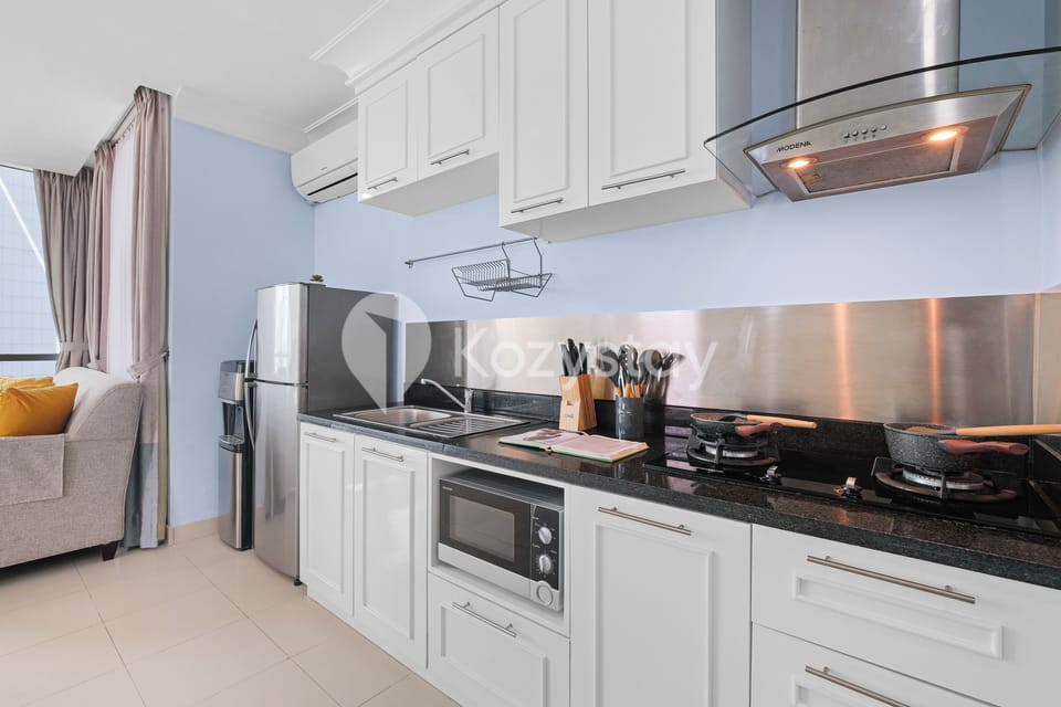 Apartment, 2 Bedrooms | Private kitchen | Full-size fridge, microwave, oven, stovetop