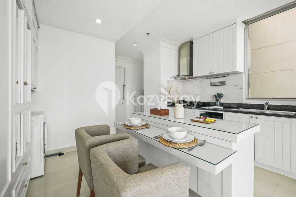 Apartment, 1 Bedroom | Dining room