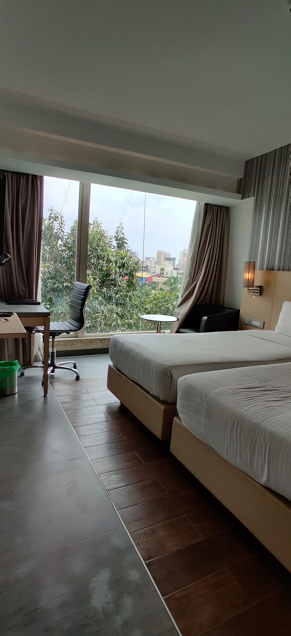 Deluxe Room | In-room safe, iron/ironing board, free WiFi, bed sheets