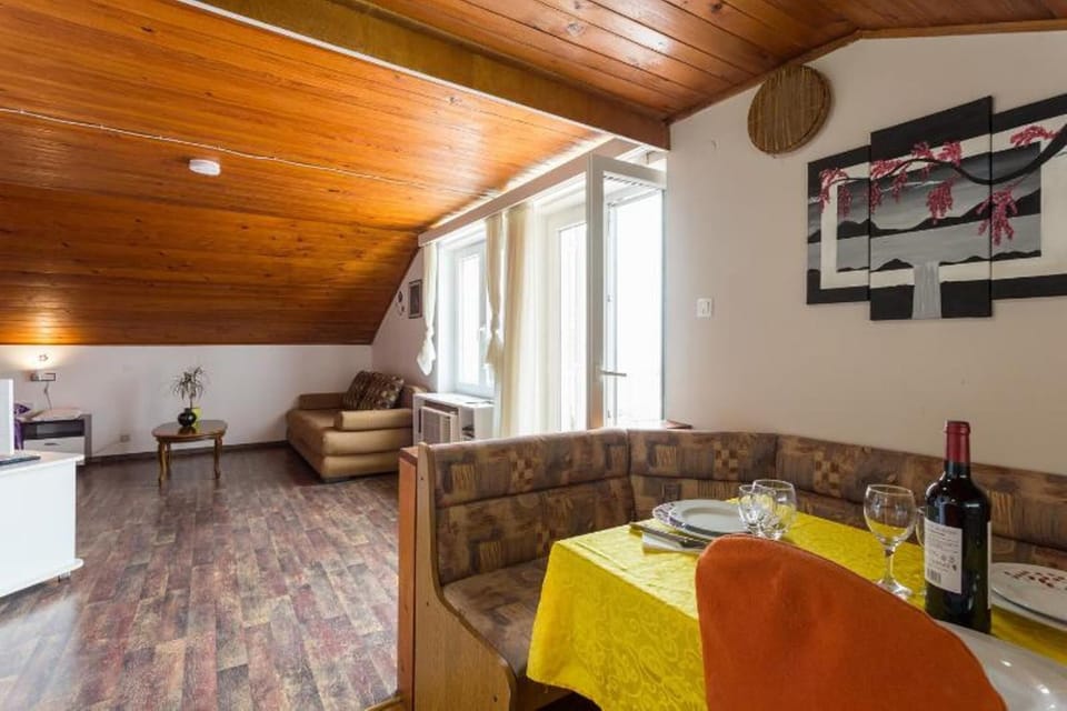 Apartment, 1 Bedroom, Balcony, City View | Living area | TV
