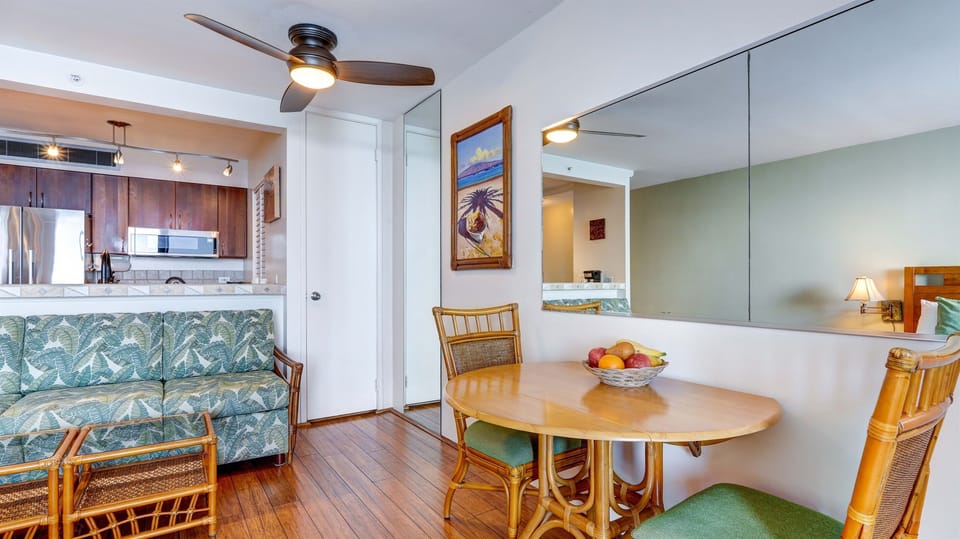 Expandable Dining Table