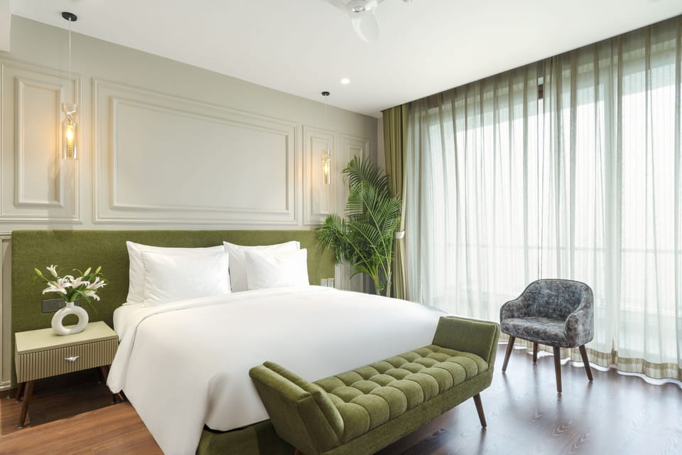 Premium bedding, minibar, desk, laptop workspace
