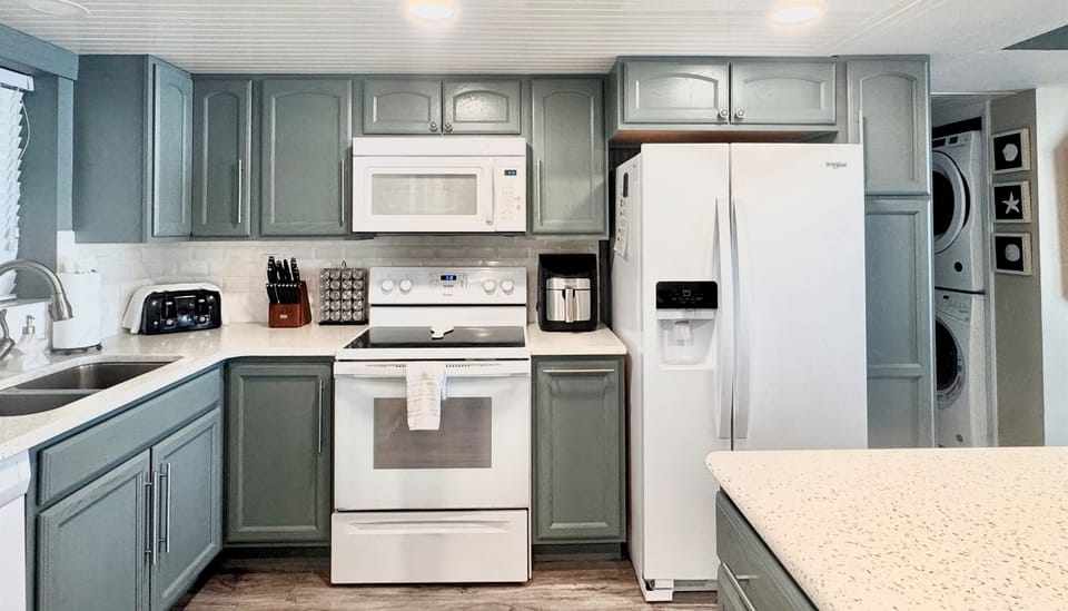 Great Kitchen & Breakfast Bar