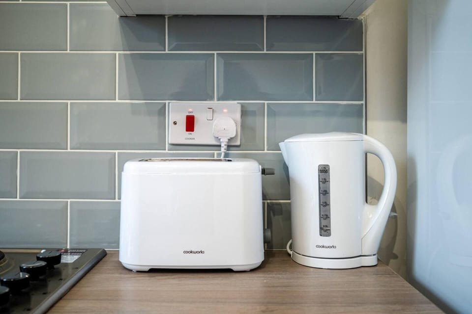 House | Private kitchen | Fridge, microwave, oven, stovetop