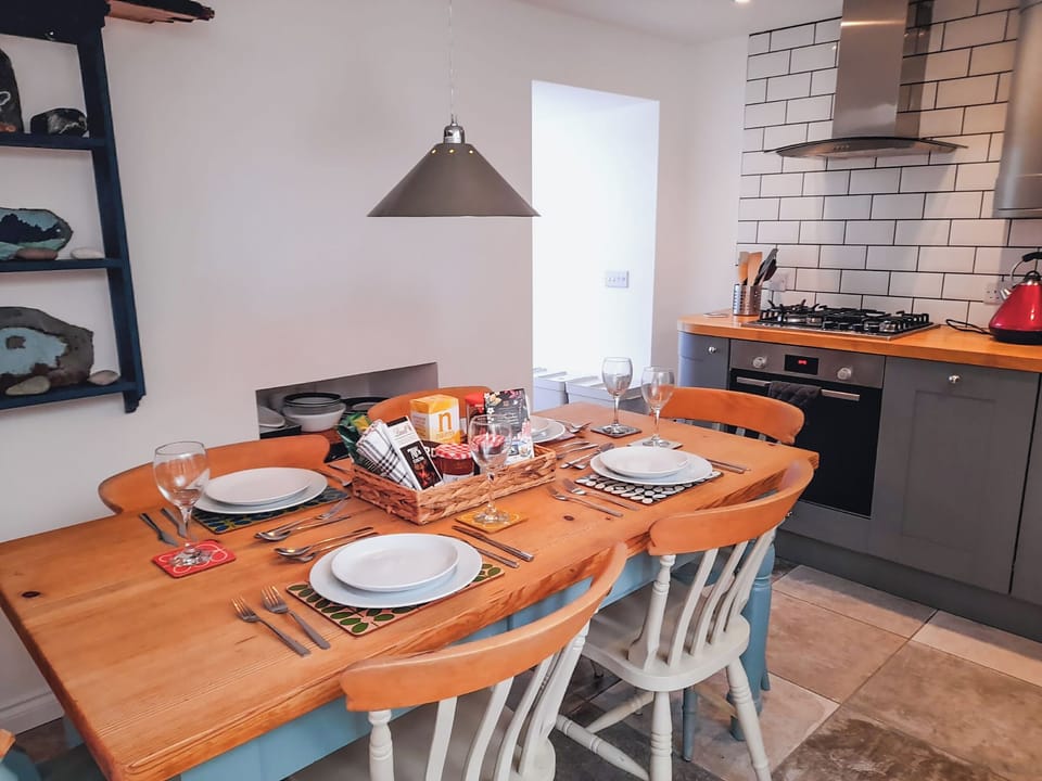 Kitchen/diner | Cuillin View, Torrin, Isle of Skye
