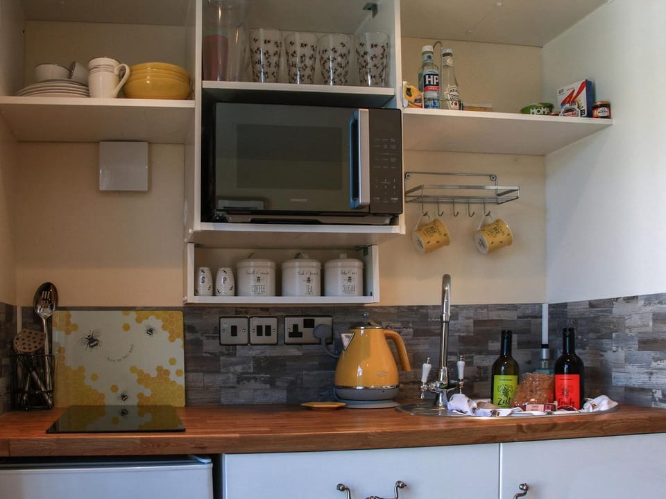 kitchen area | The Beehive, Mundesley
