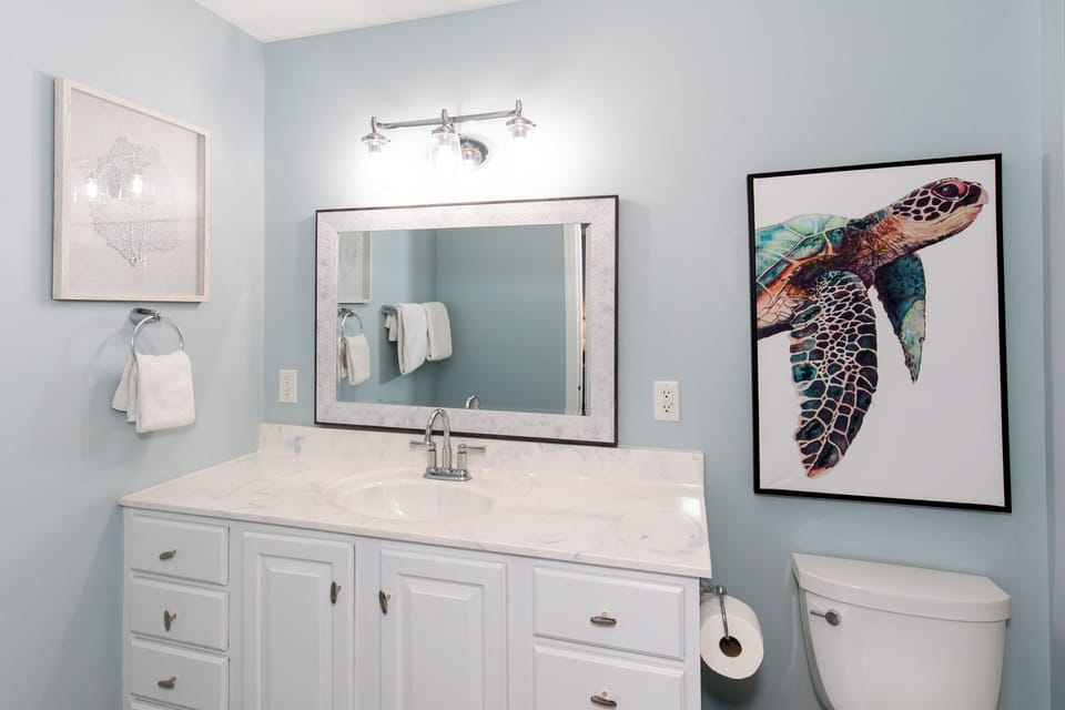 Private Bathroom off Bedroom 1