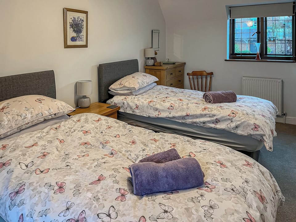 Twin bedroom | Lavender Cottage, Stretton-on-Fosse, near Moreton-in-Marsh