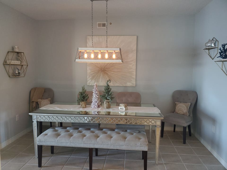 6 person dining table