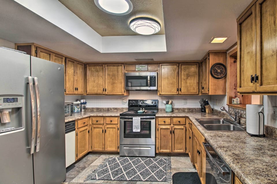 Kitchen | Cooking Basics | Coffee Maker | Paper Towels/Trash Bags Provided