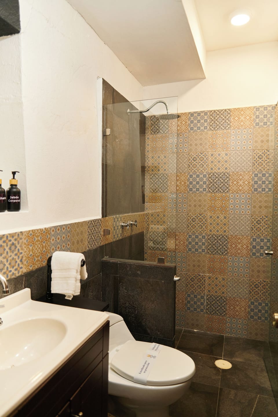 Standard Double Room | Bathroom | Shower, hair dryer, towels, soap