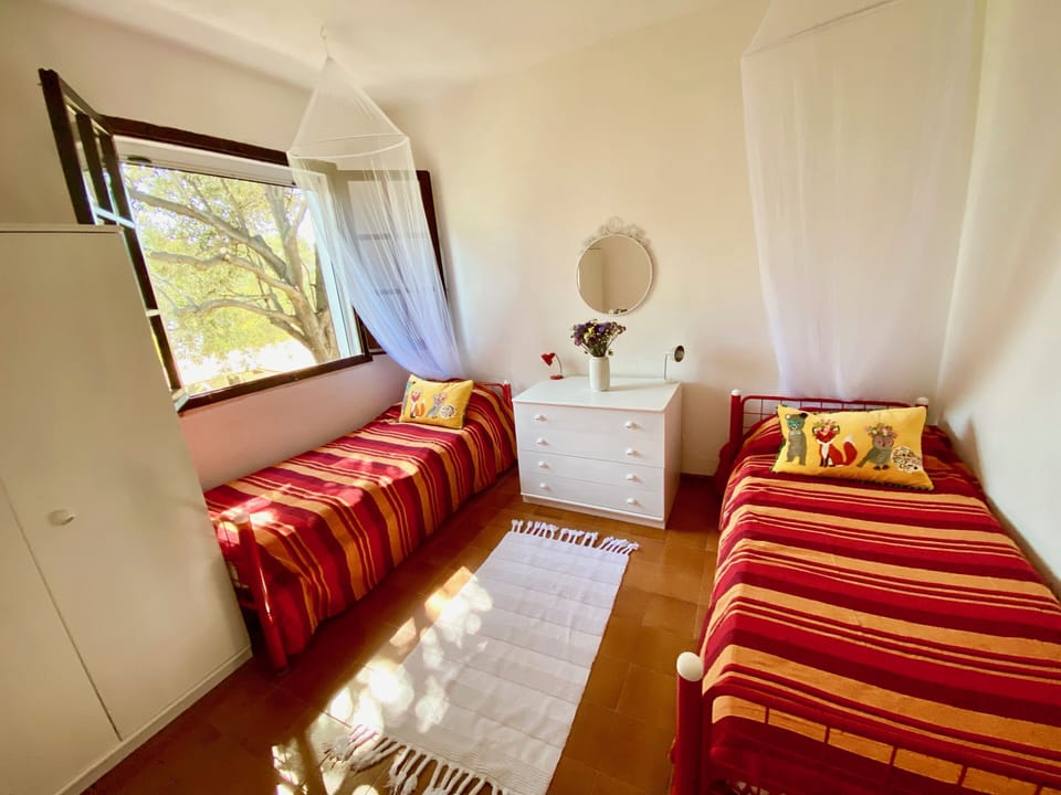 Bedroom 3 made up as two singles