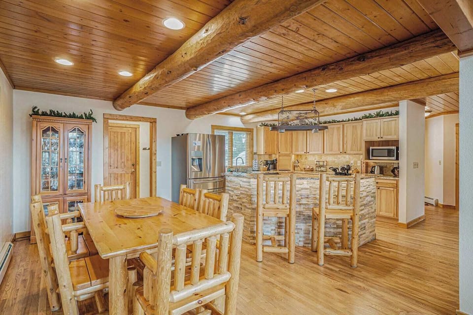 The kitchen in all its glory!