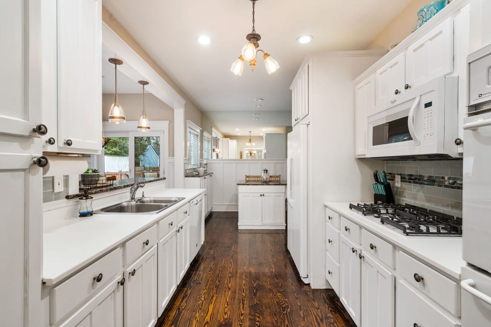 Fully functional kitchen