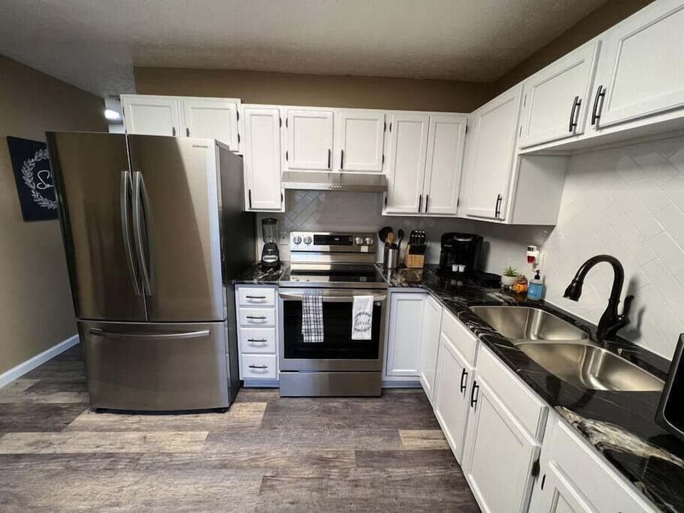 High quality stainless steel appliances!