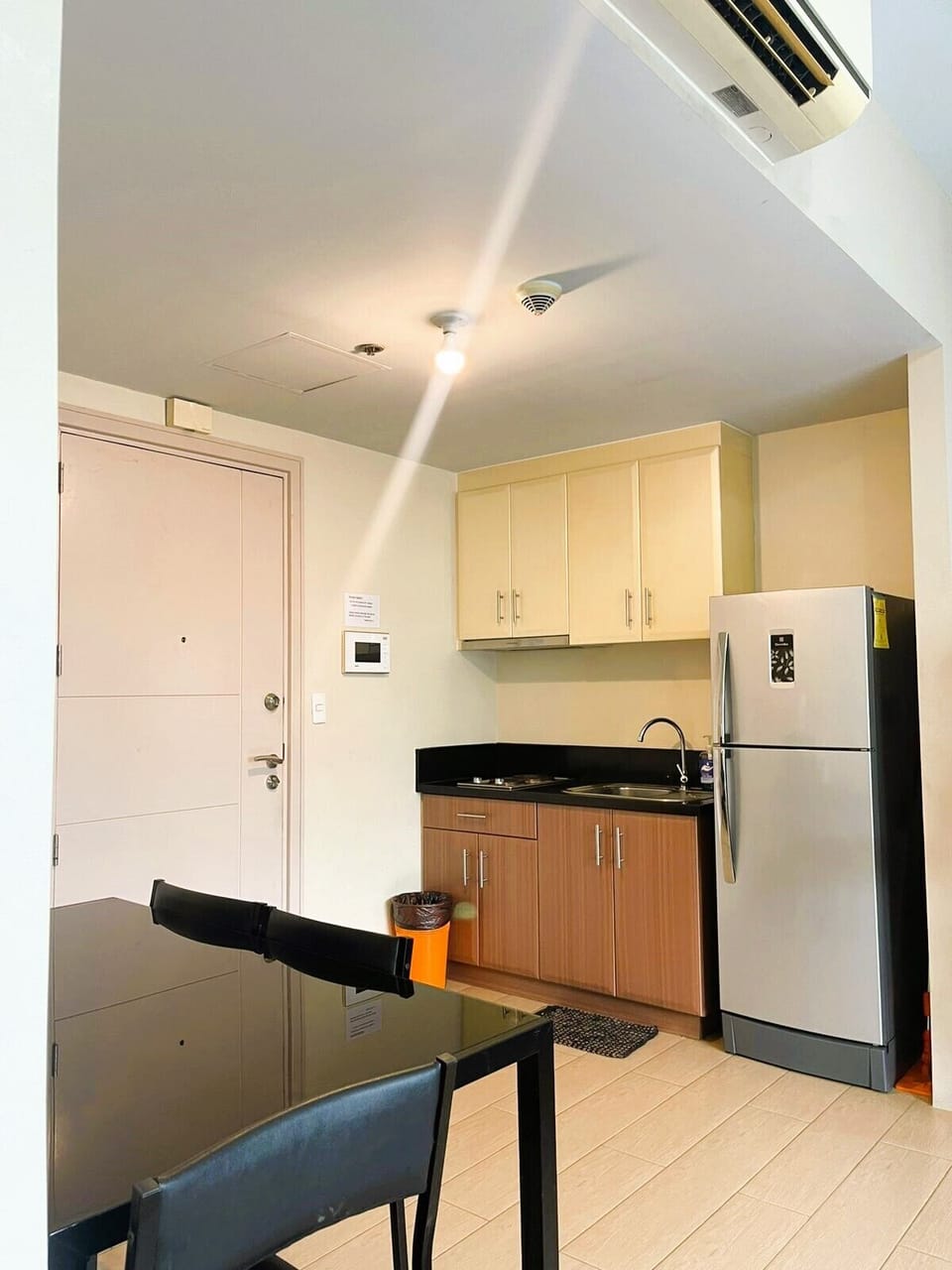 Deluxe Studio | Private kitchen | Fridge, microwave, oven, dishwasher