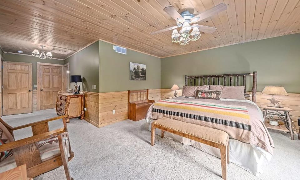 Primary suite
