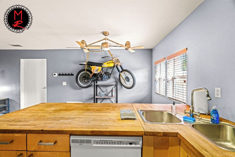 The Moto Ranch at Croom Vacation rentals 
The Privateer 1 bedroom 1 bath sleeps 5 full kitchen, double bowl sink, dishwasher, french door fridge with drawer freezer, stove with oven combo microwave, coffee maker