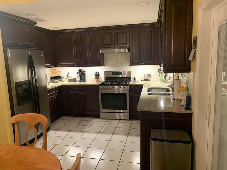 Full kitchen with view of the pool