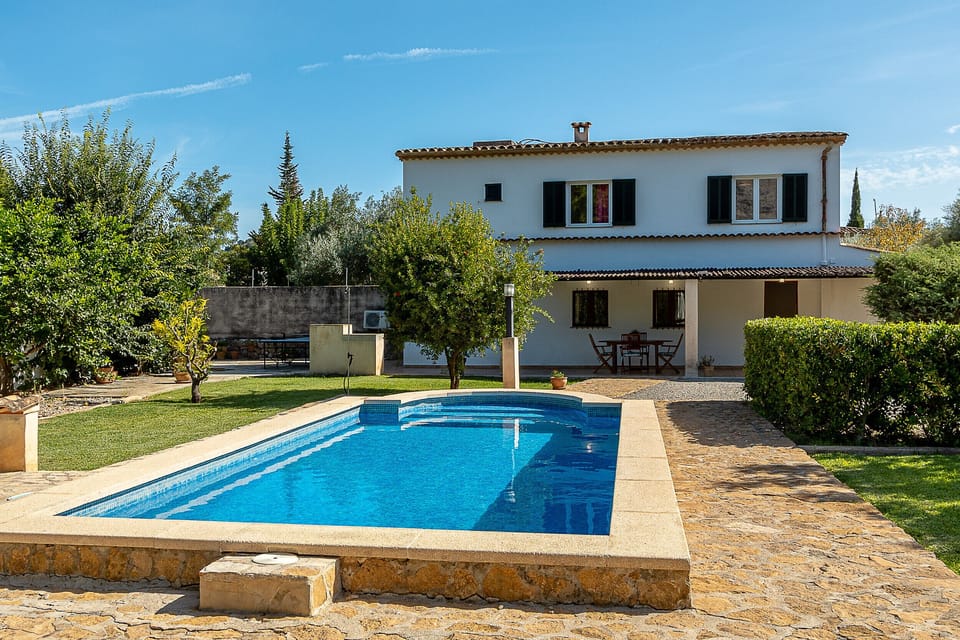 Villa with private pool and covered terrace in Pollença.