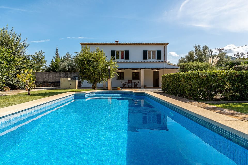 Peaceful villa with private pool and garden near Pollença