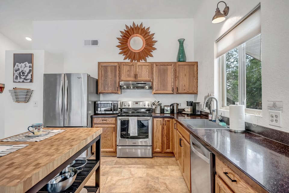 Fully Equipped Kitchen with Stainless Steel Appliances