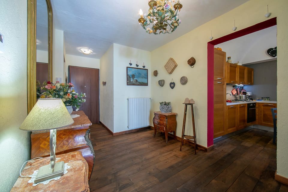 Common area (corridors, hall)