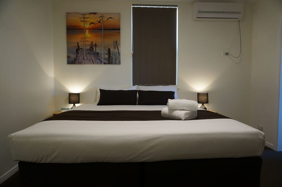 Family Room | Hypo-allergenic bedding available, WiFi (free), bed sheets