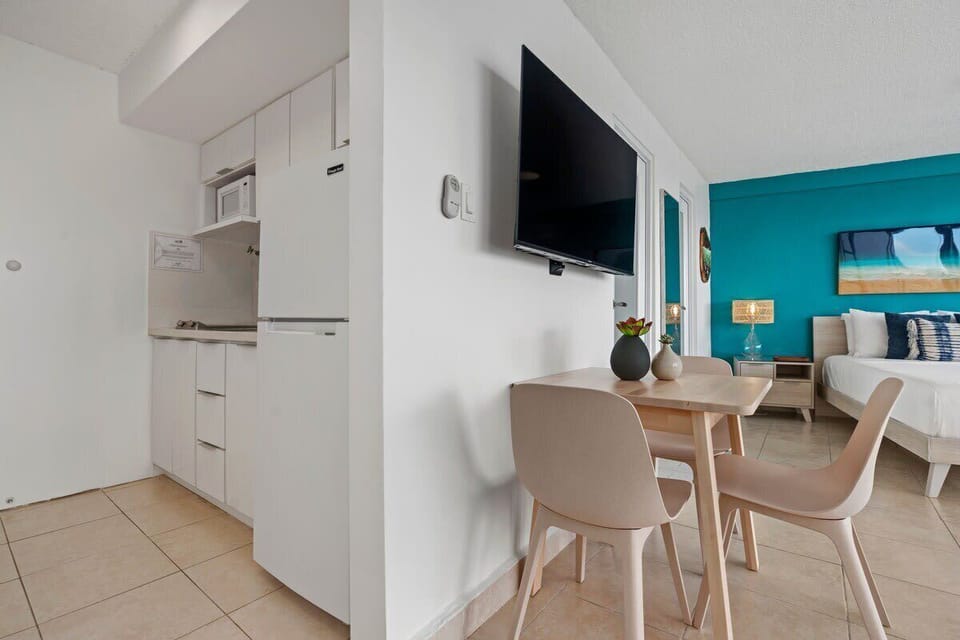 3 person dining table or workspace