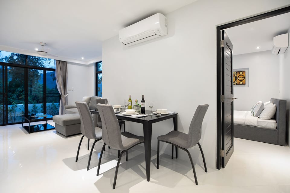 Dining Table & Four Chairs
